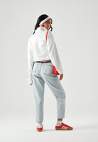 TOMMY JEANS Felpa BOXY QUARTER con zip, ecru-bianco da donna, con fondo righe tricolore<BR/> DW0DW23144 YBL TOMMY JEANS 