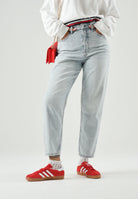 TOMMY JEANS  Jeans mom fit in denim azzurro chiaro da donna <BR/> DW0DW23467 1AB TOMMY JEANS 