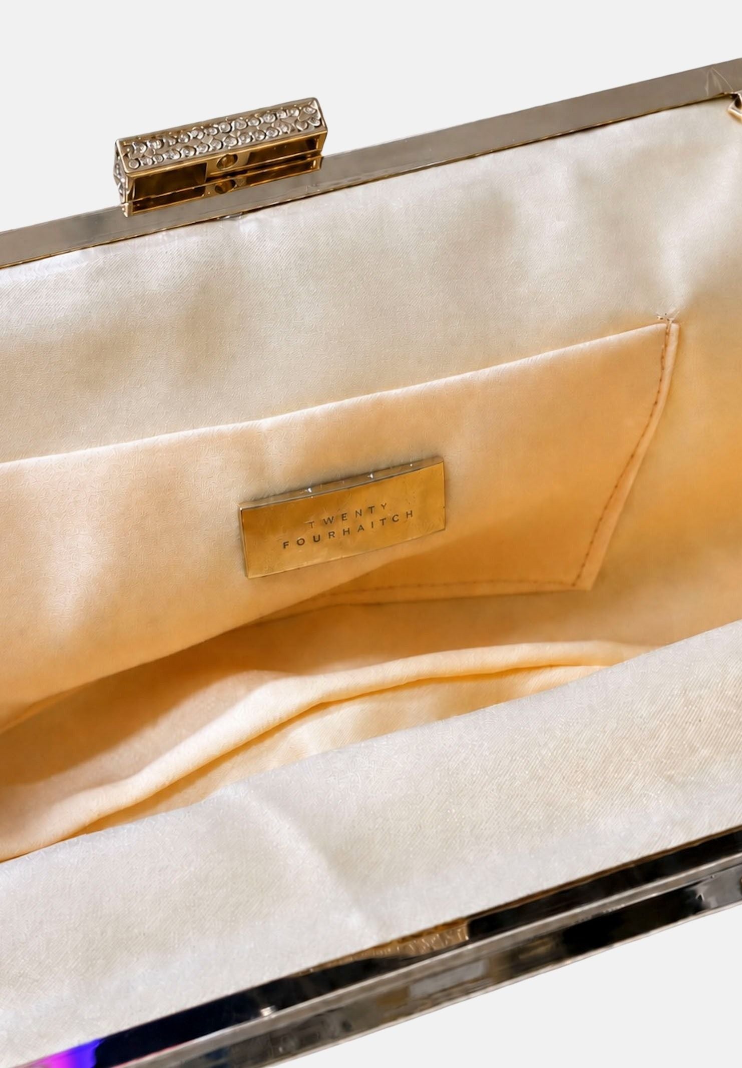  BAG004162A . TWENTY FOURHAITCH 