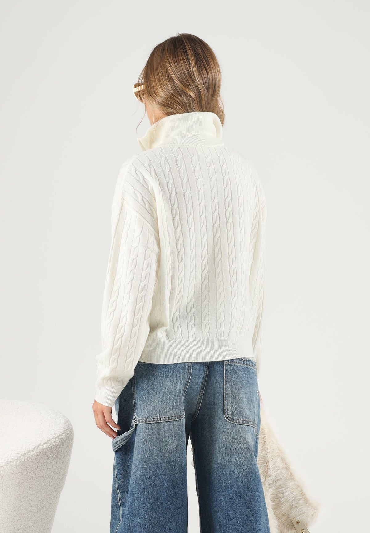 VICOLO Maglione con collo alto e mezza zip naturale-panna da donna, con mini logo laterale 2AC2070 A02 VICOLO 