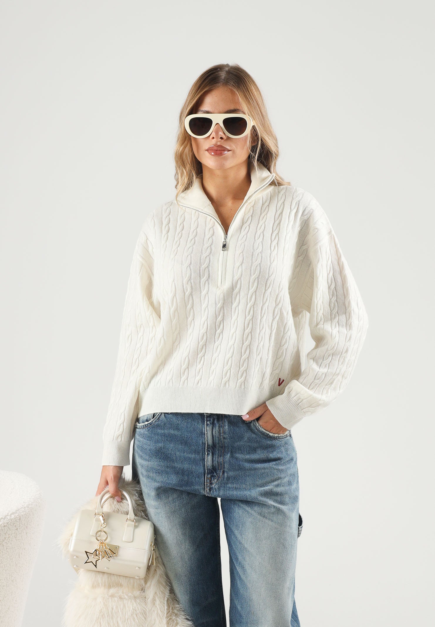 VICOLO Maglione collo alto naturale-panna da donna con mini logo laterale 2AC2070 A02 VICOLO 