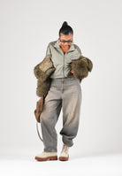 VICOLO Jeans LAILA grigio per donna con risvolto al fondo e dettagli used. DAC5013 ADEGR VICOLO 