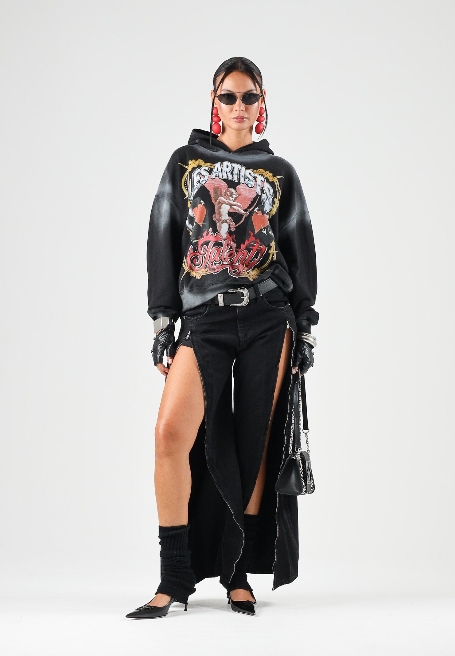 VICOLO Jeans NAYA  nero per donna con gamba ampia e zip apribili al fondo. DAC5014 ADENE VICOLO 