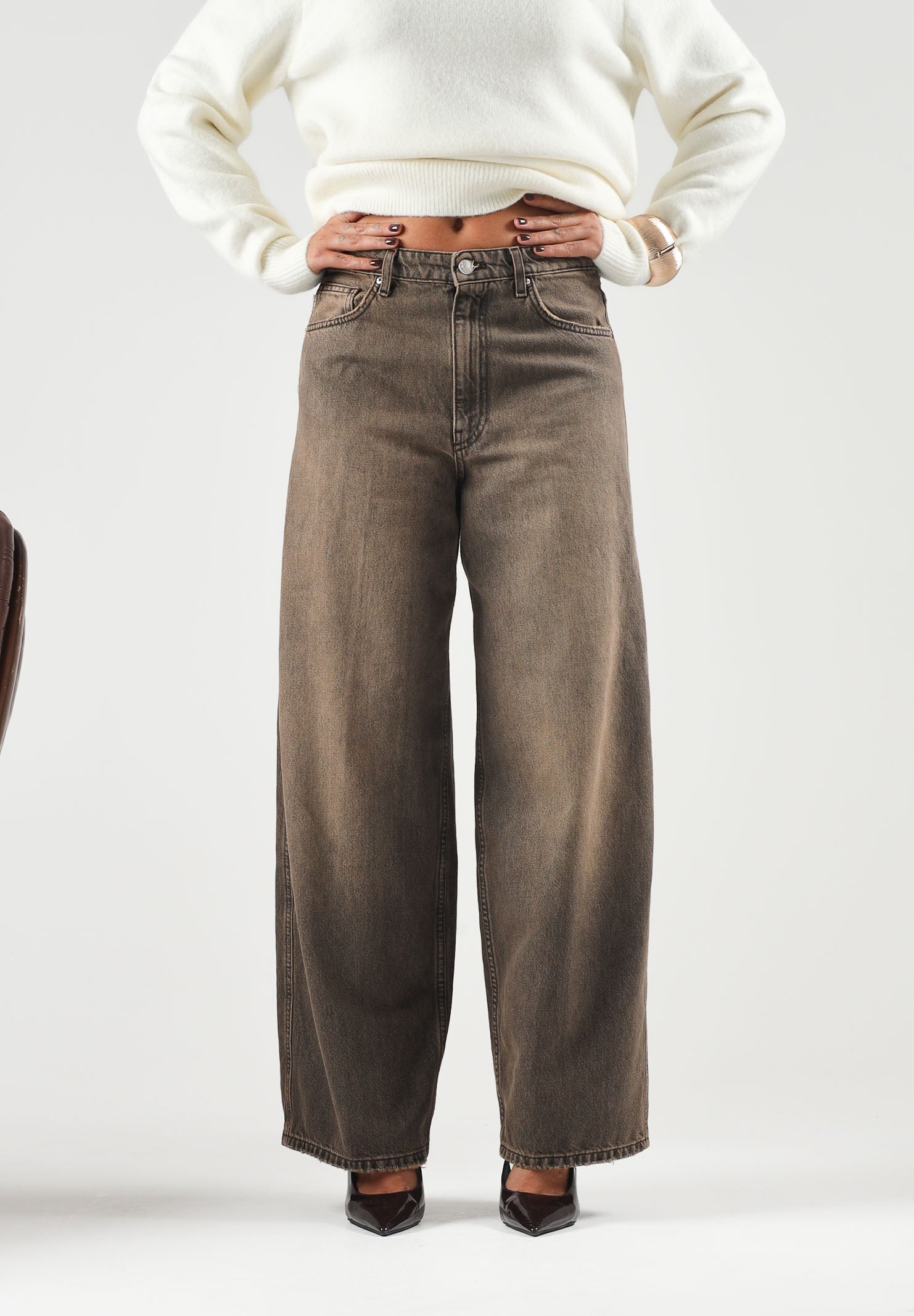 VICOLO Jeans CHERYL denim lavaggio marrone con schiariture da donna DAC5037 ADENE VICOLO 