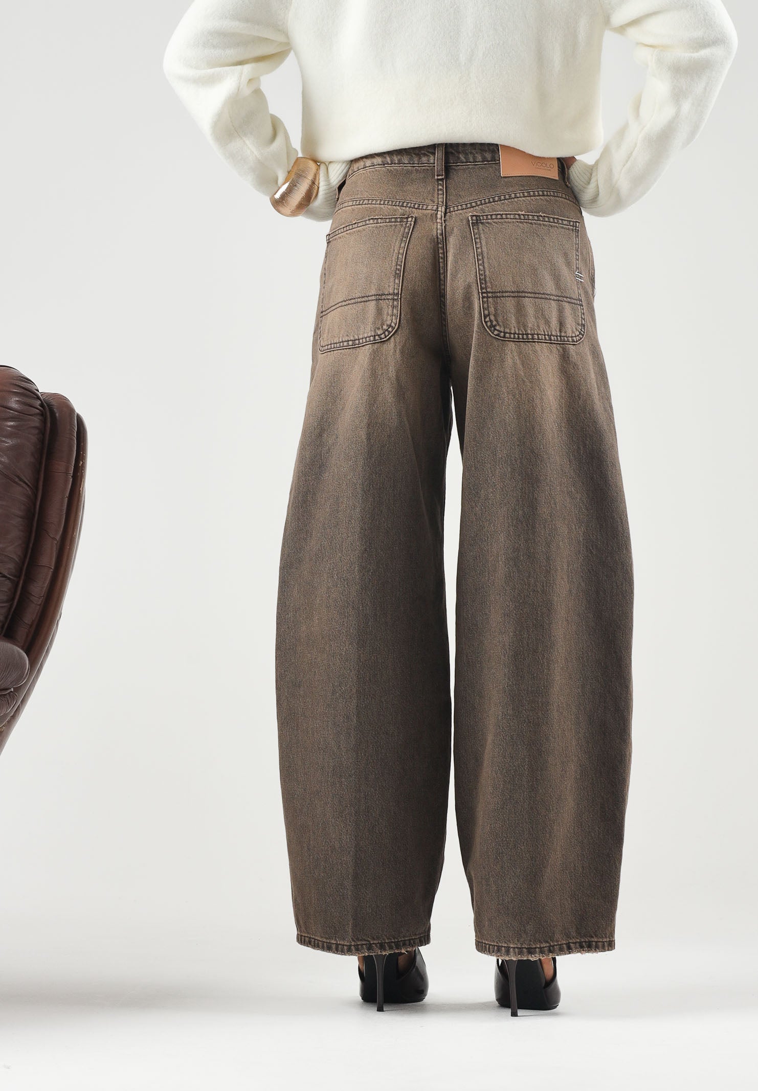 VICOLO Jeans CHERYL denim lavaggio marrone con schiariture da donna DAC5037 ADENE VICOLO 