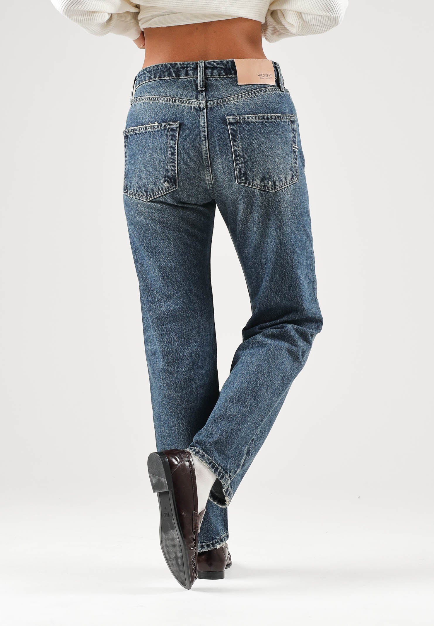 VICOLO Jeans ZOE blu per donna con chiusura frontale impreziosita da bottoni gioiello. DAC5099 ADEBL VICOLO 