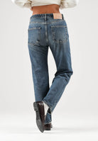 VICOLO Jeans ZOE blu per donna con chiusura frontale impreziosita da bottoni gioiello. DAC5099 ADEBL VICOLO 