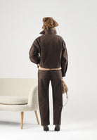 VICOLO Jeans ZOE Fondente marrone scuro da donna, con gamba dritta, cinque tasche e bottoni gioiello.<BR/> DAC5106 ACU69 VICOLO 