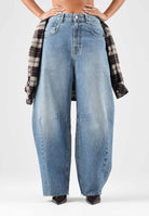 VICOLO Jeans DELIA  blu per donna con linea a ovetto e cucitura sulla gamba. DAC5127 ADEBL VICOLO 