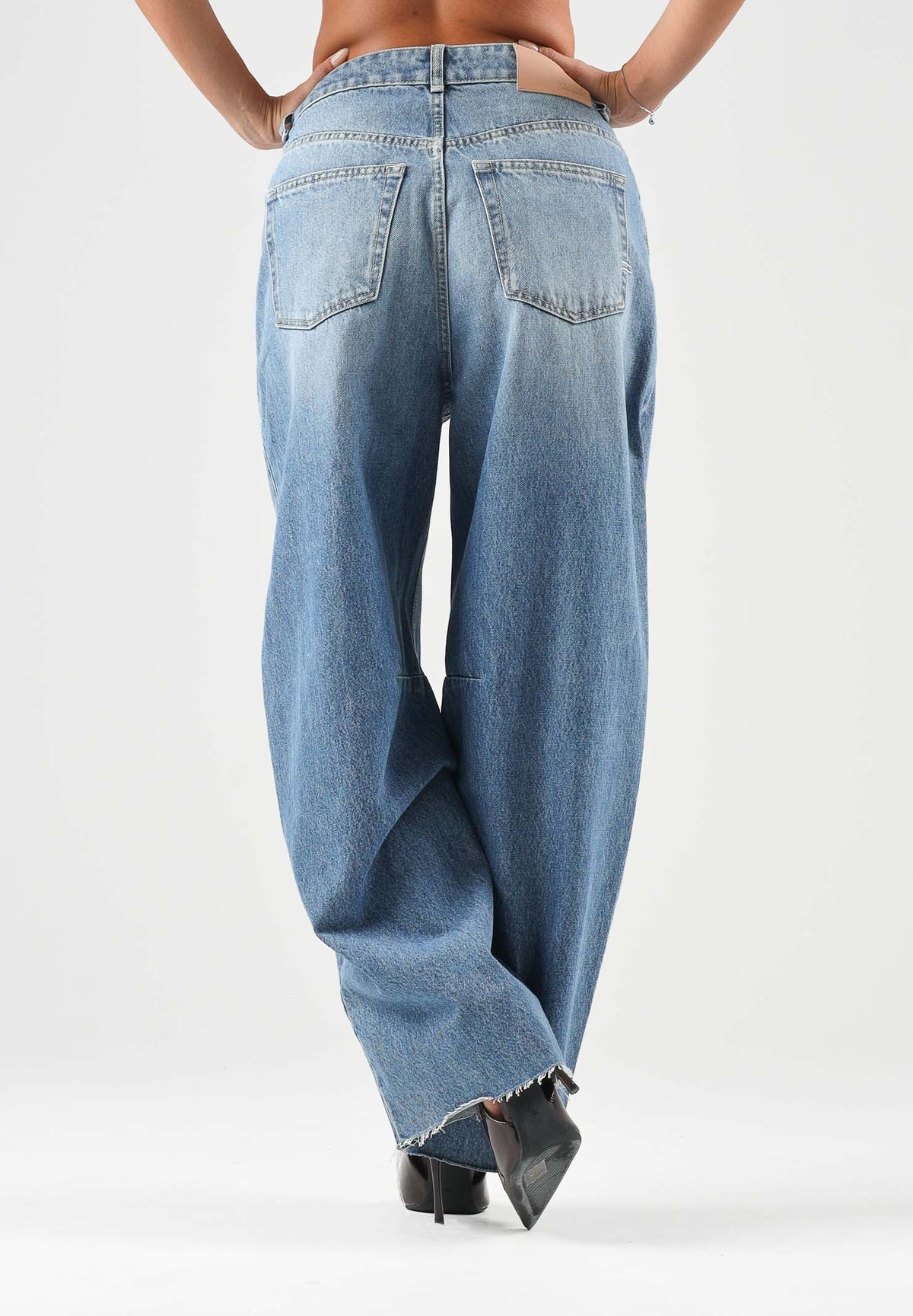 VICOLO Jeans DELIA  blu per donna con linea a ovetto e cucitura sulla gamba. DAC5127 ADEBL VICOLO 