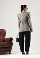 VICOLO Jeans DELIA  blu scuro per donna con cuciture a contrasto e fondo a taglio vivo. DAC5128 ADERI VICOLO 