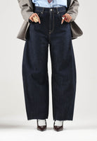 VICOLO Jeans DELIA  blu scuro per donna con cuciture a contrasto e fondo a taglio vivo. DAC5128 ADERI VICOLO 