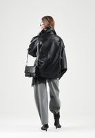 VICOLO jeans DELIA BARREL grigi da donna in cotone, con vita media, gamba a ovetto, cuciture sagomate, cinque tasche, zip e bottone. DAC5153 ADEGR VICOLO 