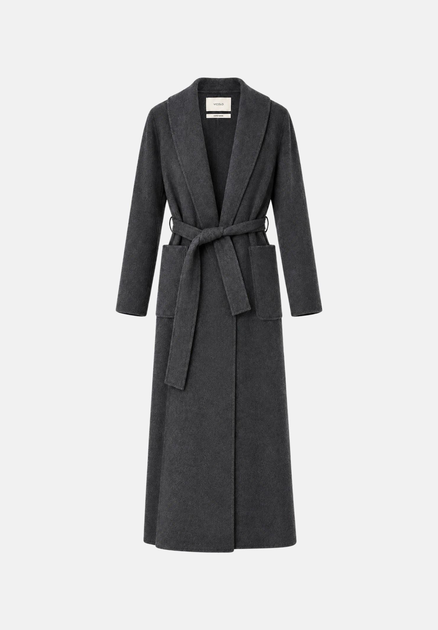 VICOLO Cappotto lungo con cintura Grigio Med Mel grigio medio melangiato da donna in misto lana, con ampio collo a revers sciallato, maniche lunghe, chiusura a portafoglio con cintura coordinata da annodare in vita, tasche laterali e linea morbida e  TAC0004 A193 VICOLO 