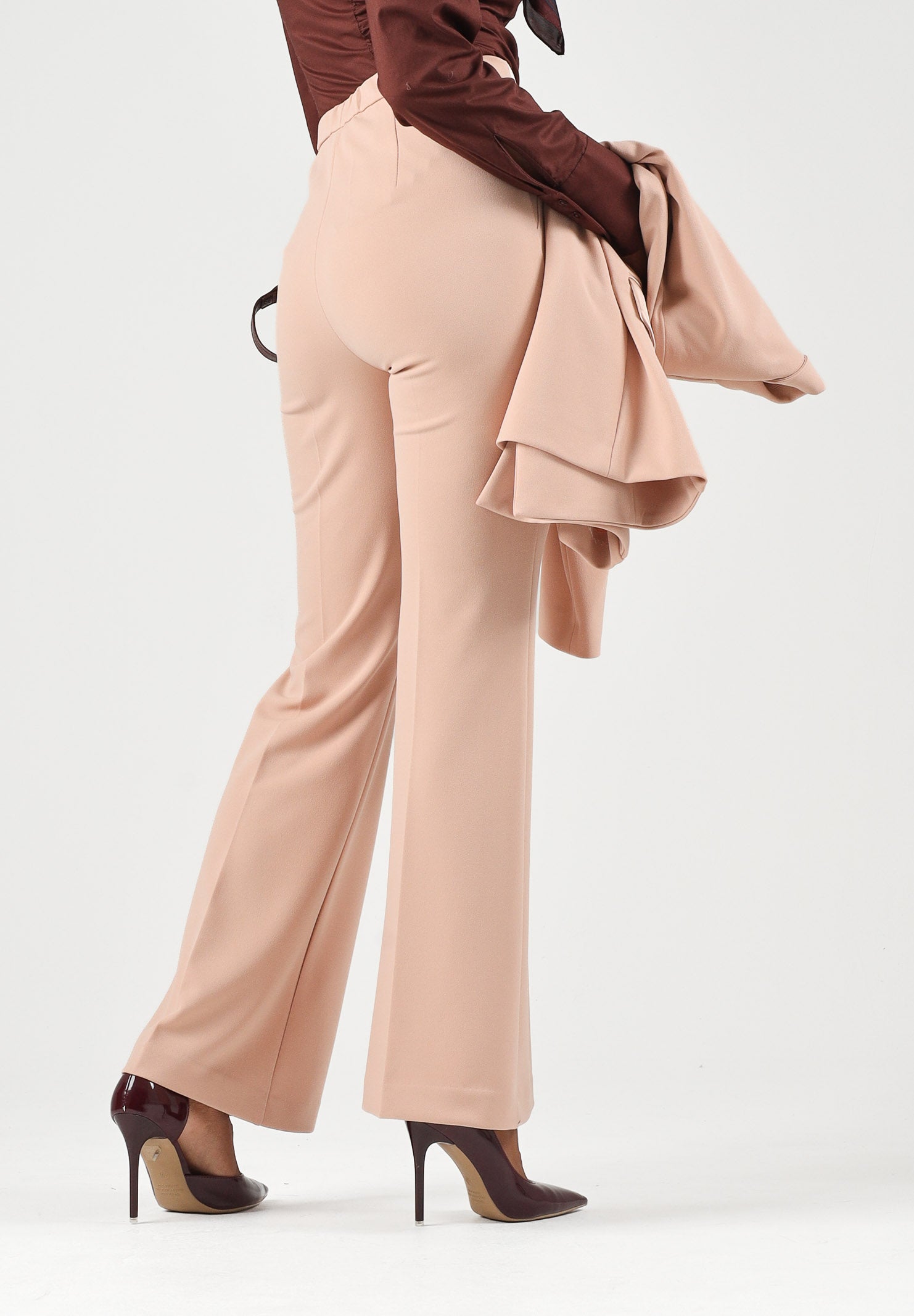 VICOLO Pantaloni flare rosa cipria per donna con vita alta e fondo svasato. TAC0407 ACU40 VICOLO 