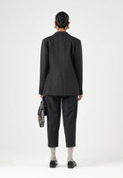 VICOLO Giacca basic nera per donna con revers a lancia, spalline e chiusura monopetto. TAC0419 A99 VICOLO 