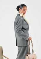 VICOLO Giacca monopetto grigio antracite per donna con motivo gessato e linea sartoriale. TAC0421 ACFANT VICOLO 