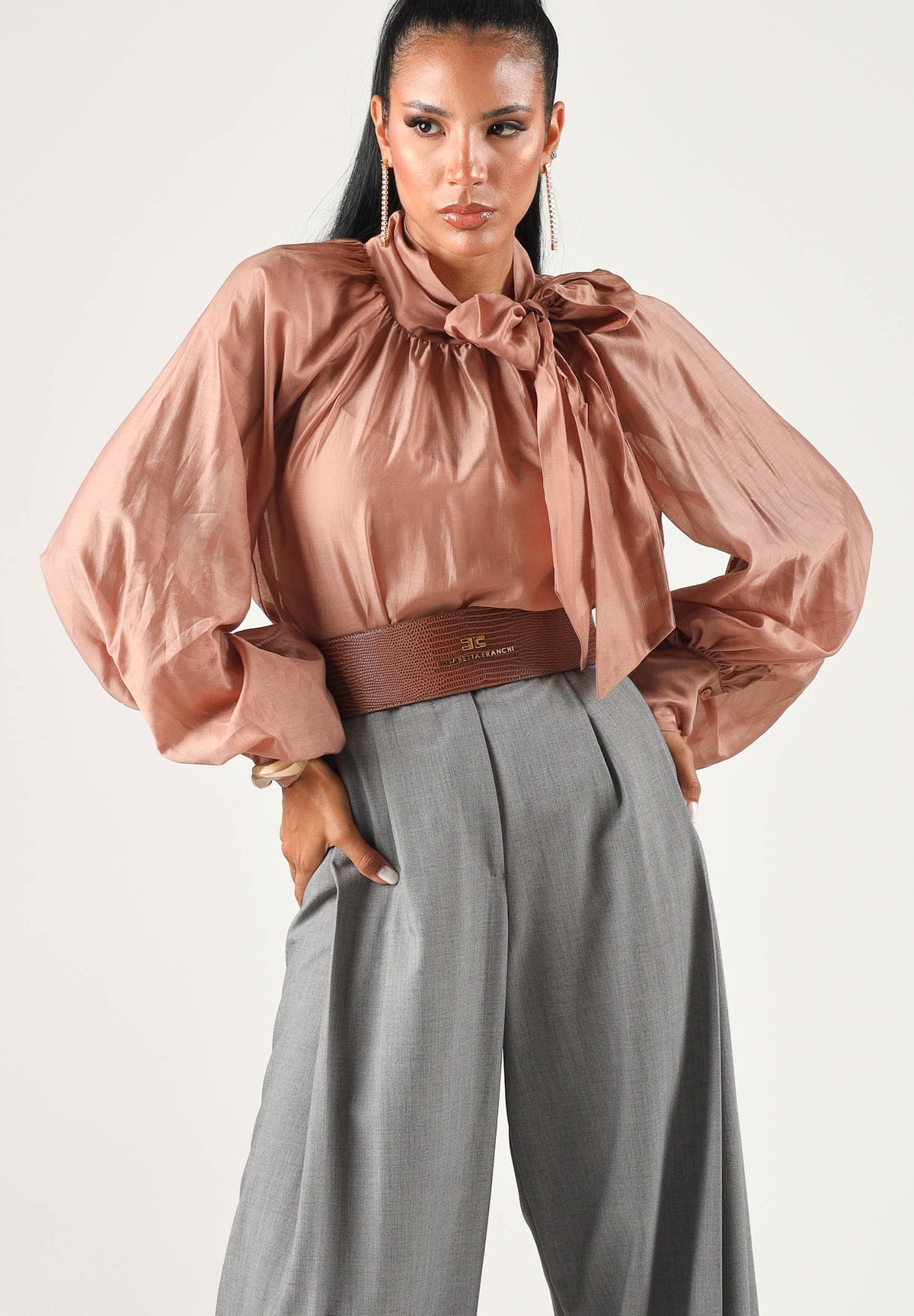 VICOLO Blusa  rosa cipria da donna con nodo e maniche a palloncino TAC0429 ACU30 VICOLO 