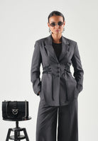 VICOLO Giacca corsetto antracite grigio per donna con revers, chiusura monopetto e lacci laterali regolabili. TAC0436 A195 VICOLO 