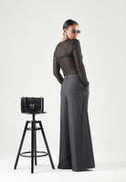 VICOLO Pantaloni palazzo grigio antracite per donna con gamba ampia, vita alta e linea sartoriale. TAC0439 A195 VICOLO 