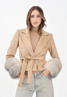 YES LONDON Cappotto beige da donna con dettagli in vera pelliccia CD1228 CA YES LONDON 