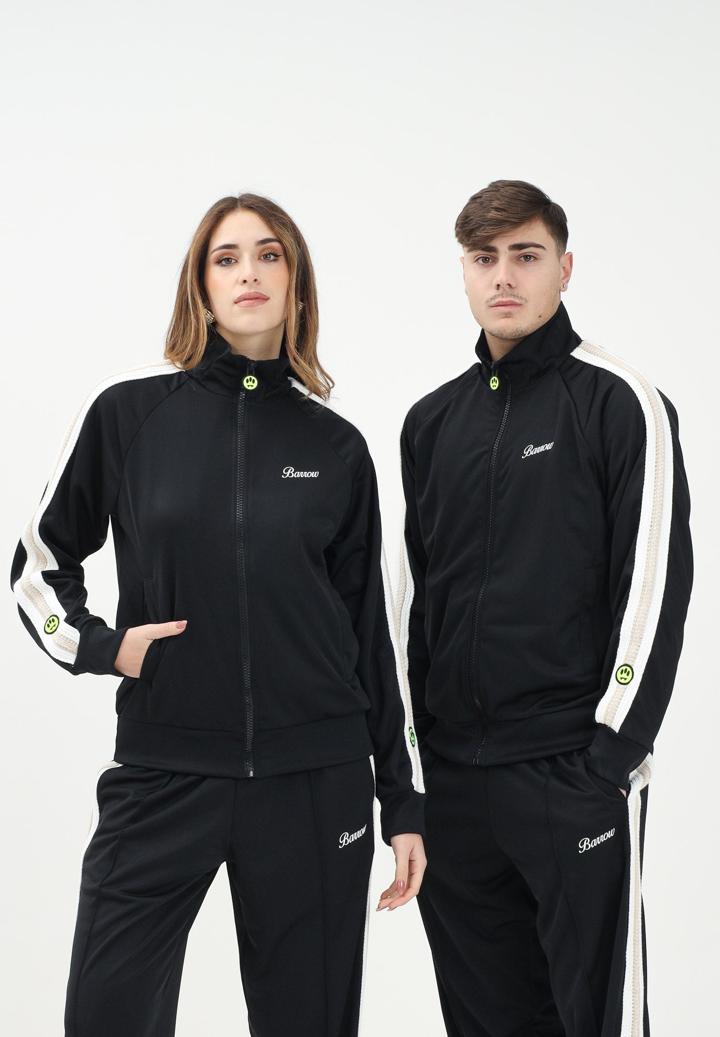 BARROW Felpa con zip nera per uomo e donna rifinita da bande a contrasto S5BWUAJK069 110 BARROW 