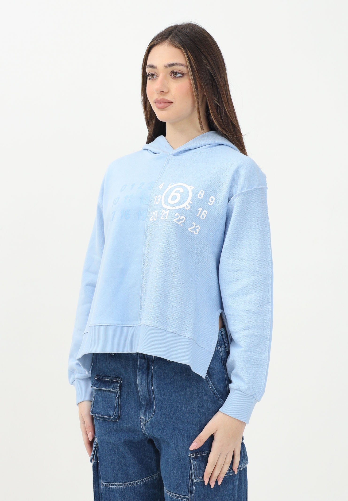 MAISON MARGIELA Felpa con cappuccio azzurra per donna, ragazze e bambine rifinita da grafica "Stamp Numbers" M60768MM04H M6807 MAISON MARGIELA 