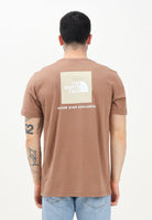 THE NORTH FACE T-shirt a manica corta NSE Reflective Box marrone da uomo NF0A87NPAR41 . THE NORTH FACE 