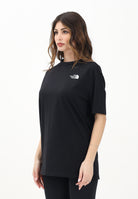 THE NORTH FACE T-shirt a manica corta Simple Dome nera da donna NF0A87NQJK31 . THE NORTH FACE 