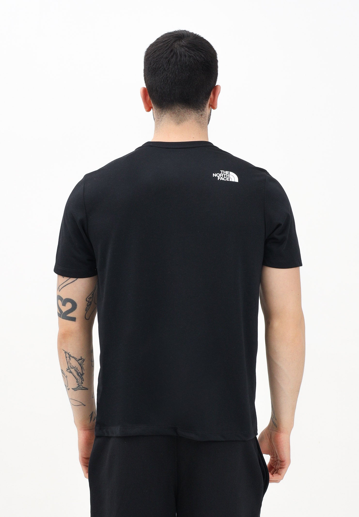 THE NORTH FACE T-shirt a manica corta Foundation Mountain Coordinates nera da uomo NF0A8BQXJK31 . THE NORTH FACE 