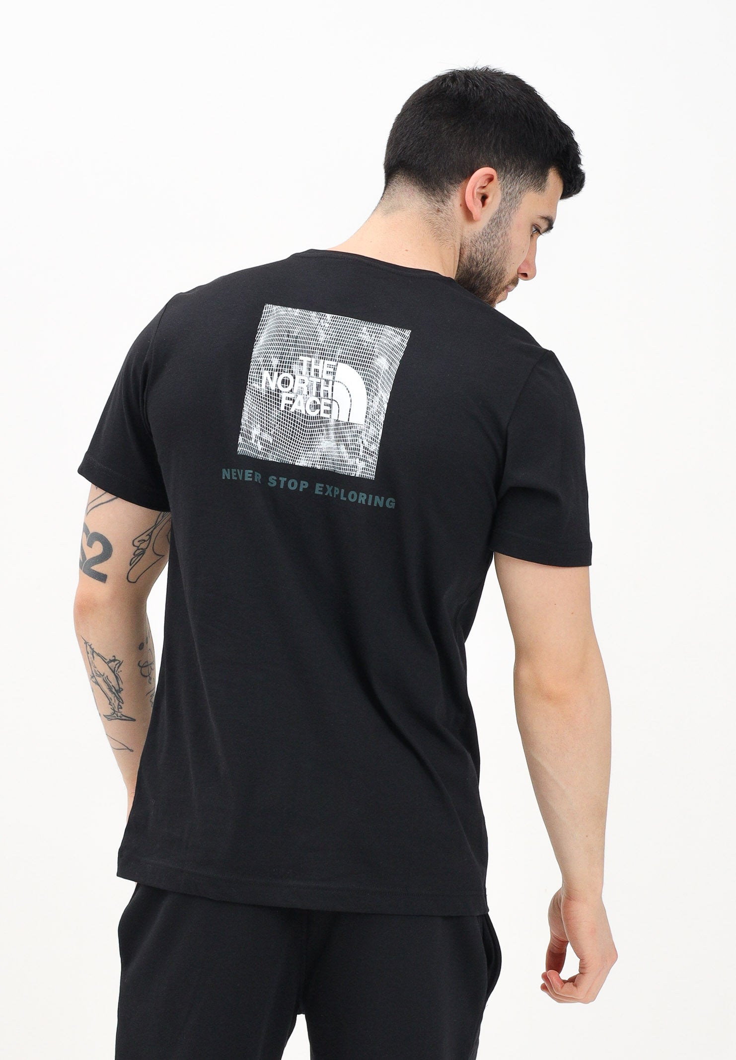 THE NORTH FACE T-shirt a manica corta NSE Box nera da uomo NF0A8C4U9431 . THE NORTH FACE 