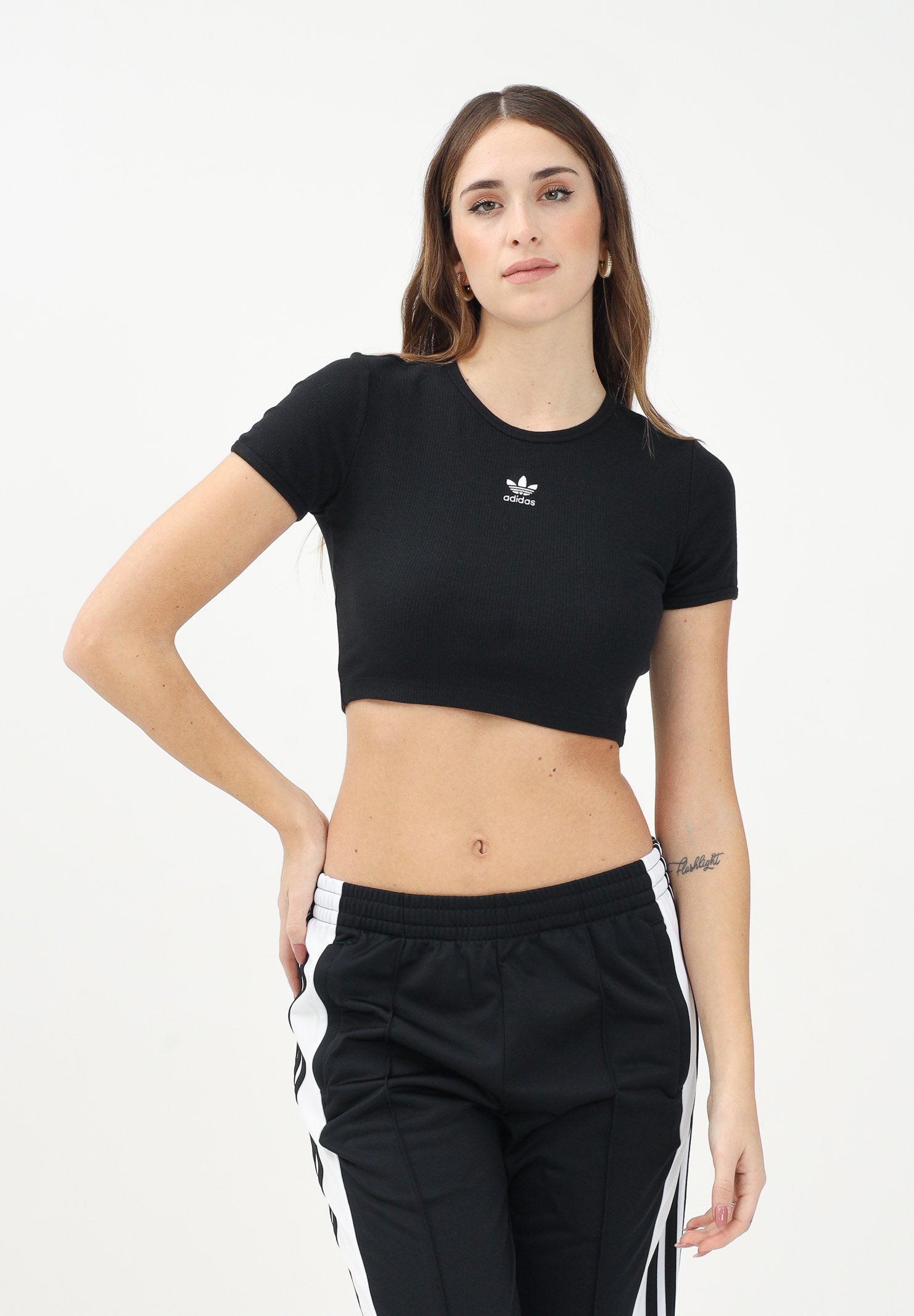 ADIDAS ORIGINALS Top sportivo Essentials nero da donna IY9664 . ADIDAS ORIGINALS 