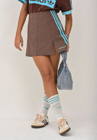 ADIDAS ORIGINALS Gonna corta Tailored marrone da donna JX5305 . ADIDAS ORIGINALS 