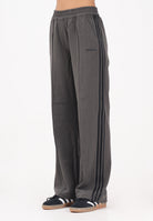 ADIDAS ORIGINALS Pantalone sportivo verde militare da donna JY3521 . ADIDAS ORIGINALS 