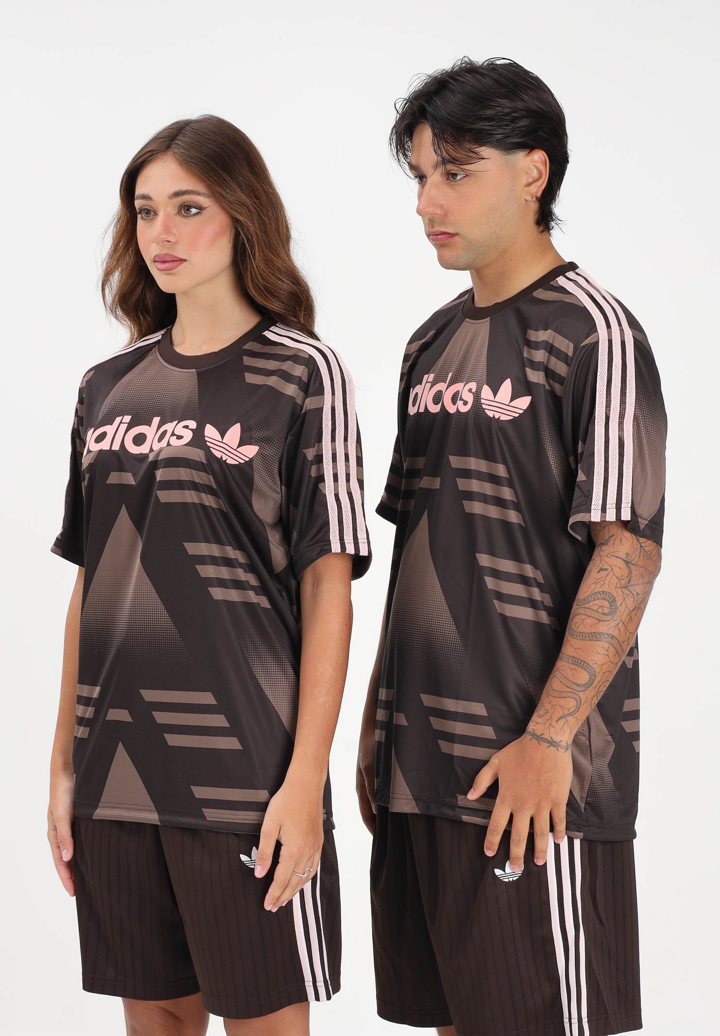 ADIDAS ORIGINALS T-shirt a manica corta LOOSE SPONSORED JERSEY marrone e rosa per uomo e donna KC6429 . ADIDAS ORIGINALS 