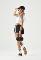 ADIDAS ORIGINALS Short Satin 3S Sprinter Short nero da donna KR4226 . ADIDAS ORIGINALS 