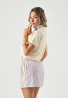 ADIDAS ORIGINALS Polo SHORT SLEEVE crop a maniche corte, giallo chiaro, da donna con logo Trefoil<BR/> KT7991 . ADIDAS ORIGINALS 