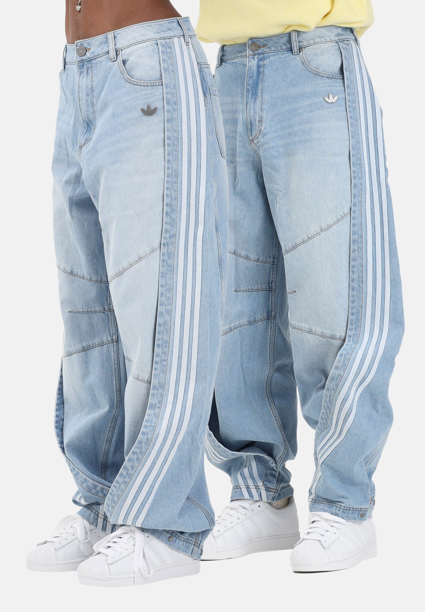 ADIDAS ORIGINALS Jeans ADILENIUM 5.0 BANANA OVERLAY in denim chiaro per uomo e donna KY5188 . ADIDAS ORIGINALS 