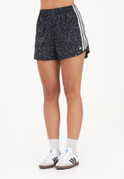ADIDAS ORIGINALS Shorts sportivo Adidas Originals Satin nero da donna con stampa leo KA2672 . ADIDAS ORIGINALS 