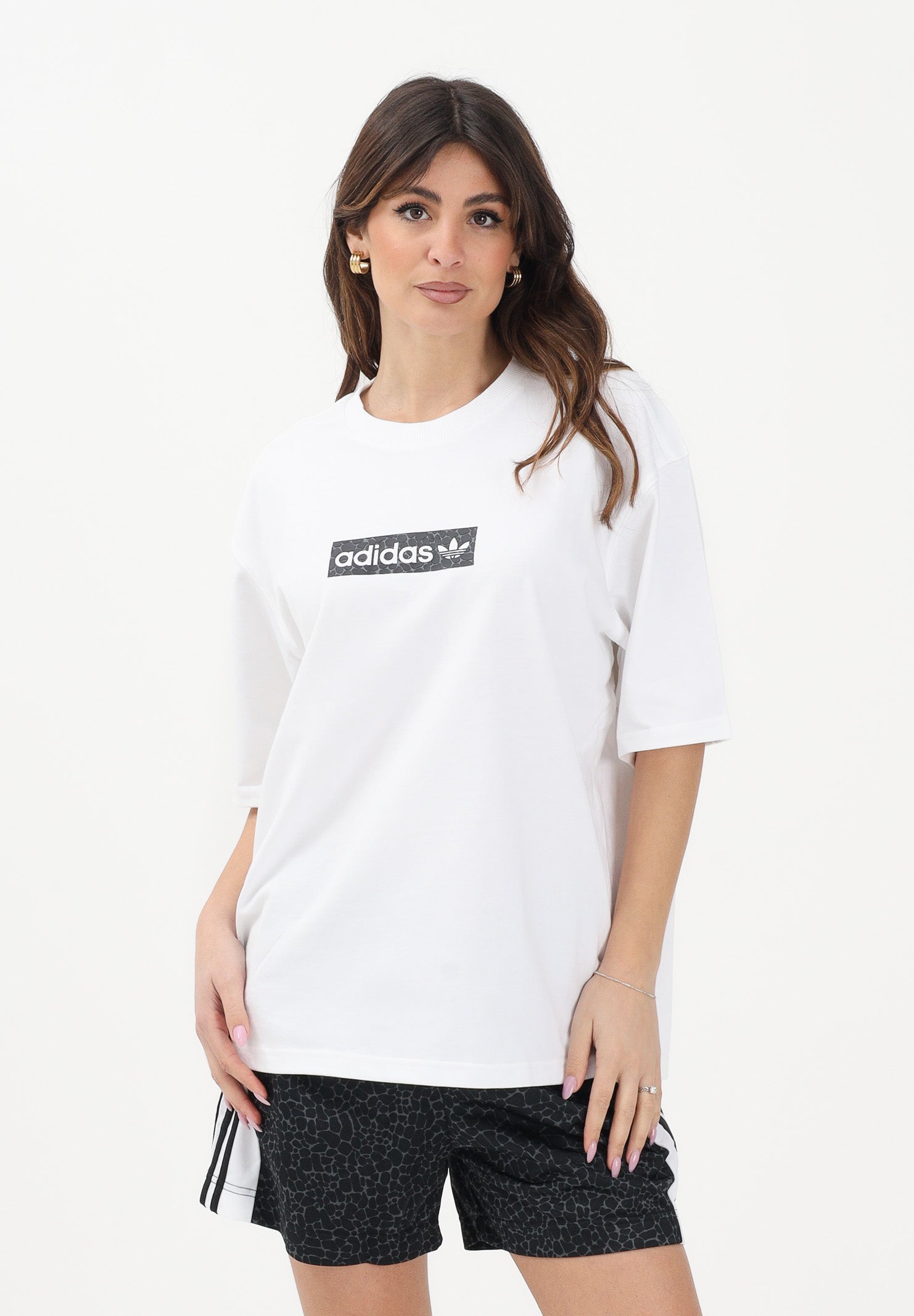 ADIDAS ORIGINALS T-shirt a manica corta AOP bianca da donna KD8812 . ADIDAS ORIGINALS 