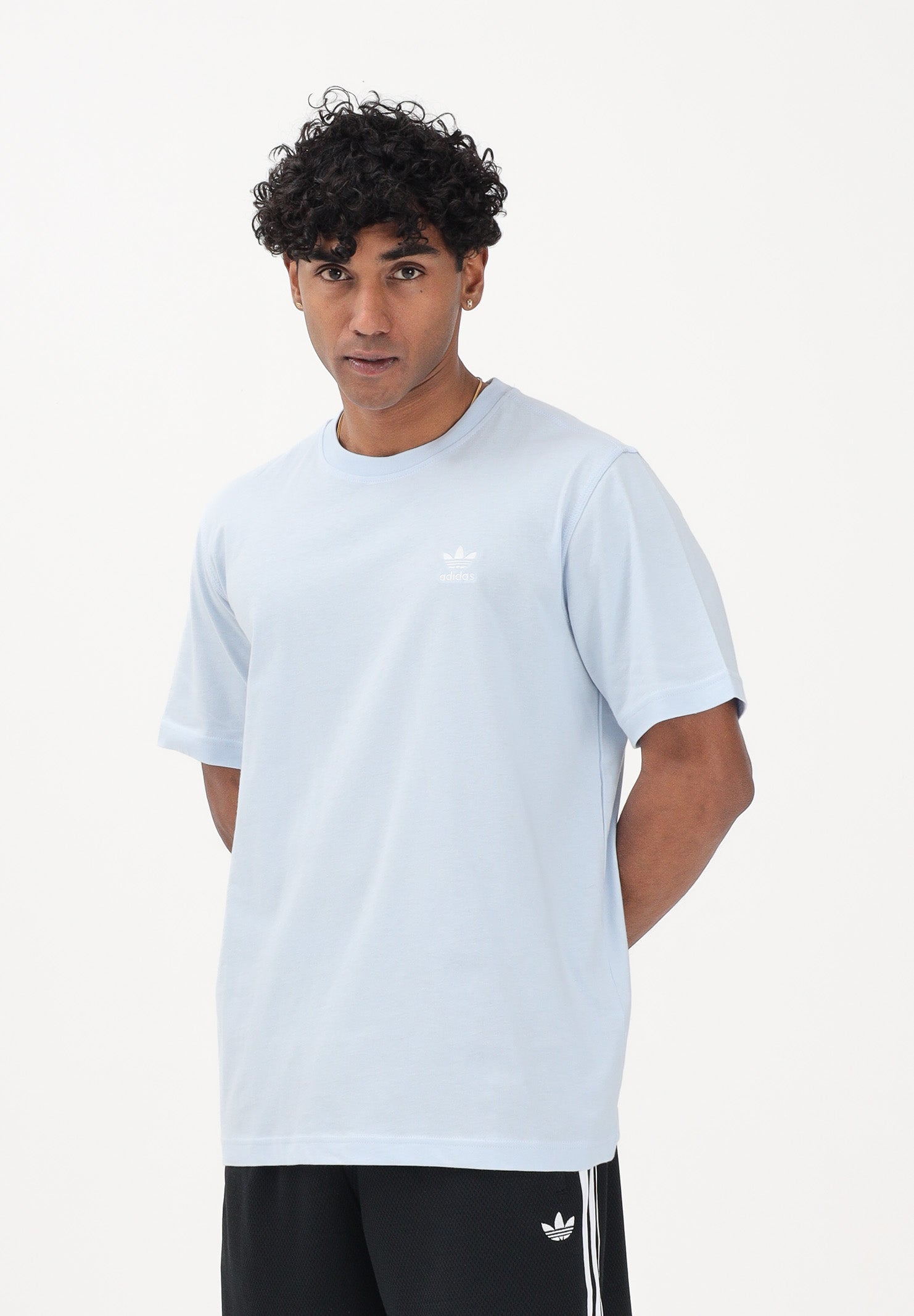 ADIDAS ORIGINALS T-shirt a manica corta TREFOIL ESSENTIALS celeste da uomo KE1195 . ADIDAS ORIGINALS 