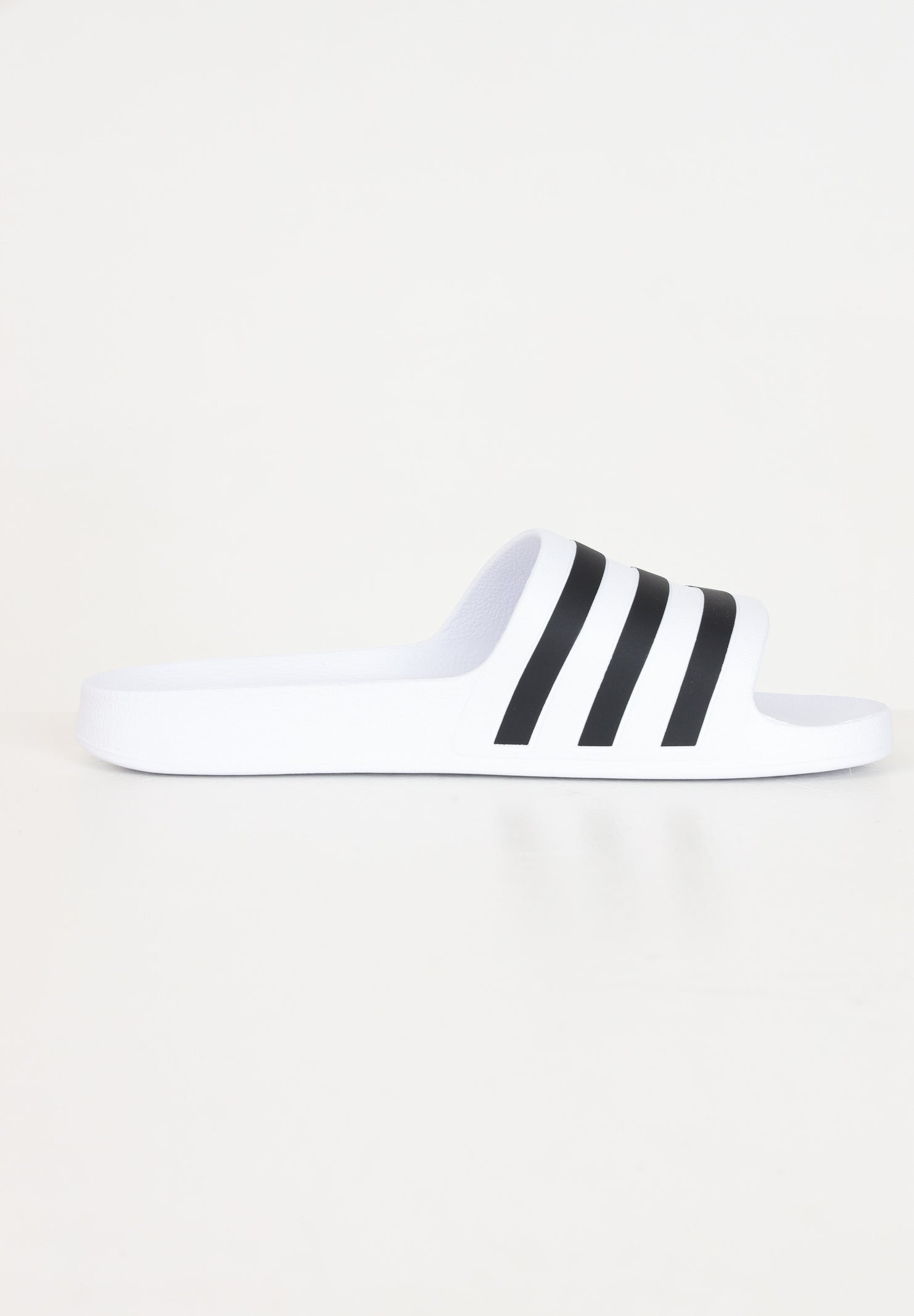 ADIDAS PERFORMANCE Ciabatte Adilette aqua bianche e nere da uomo F35539 . ADIDAS PERFORMANCE 