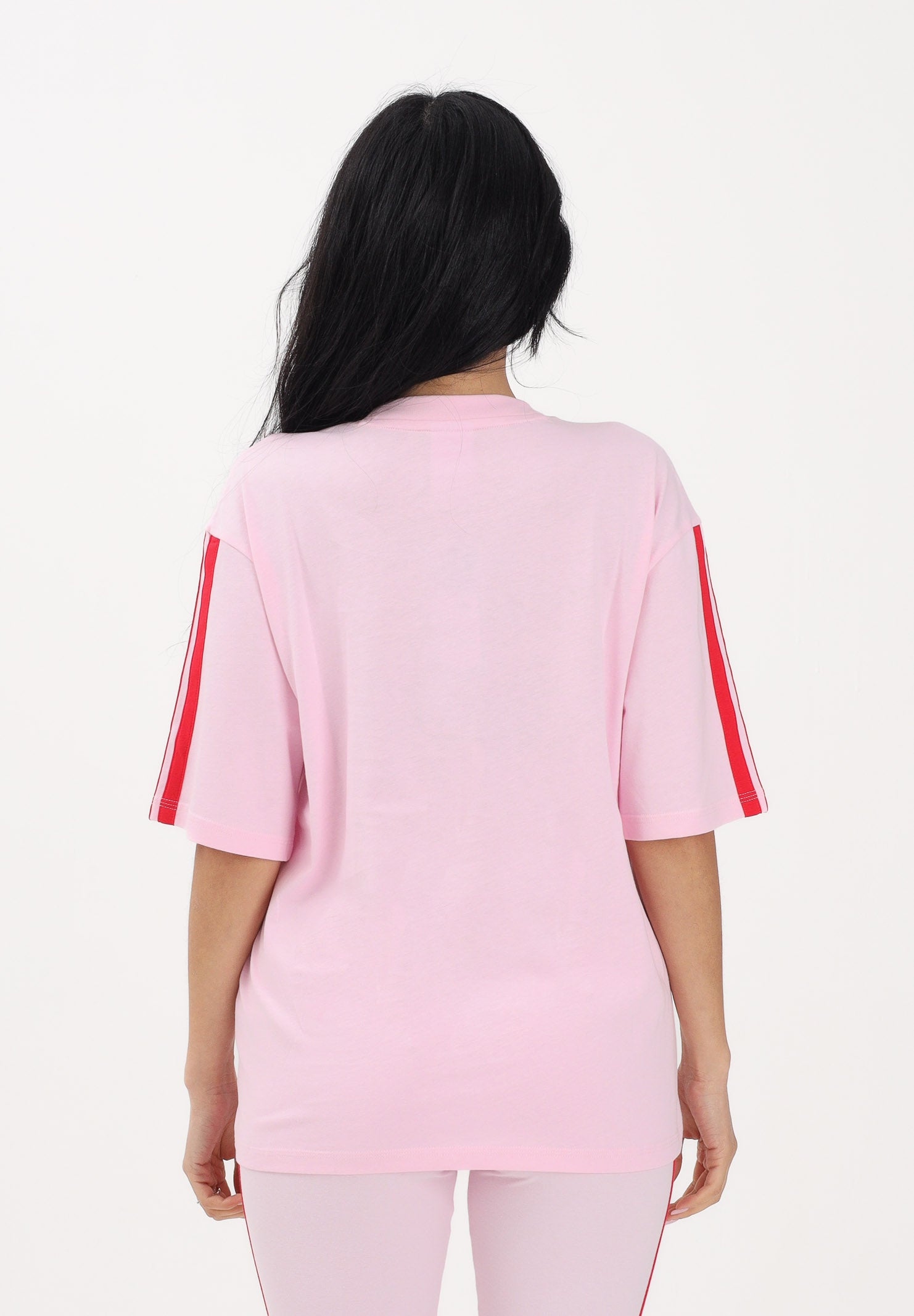 ADIDAS PERFORMANCE T-shirt a manica corta Boyfriend 3 Stripes Essentials rosa e rossa da donna KD2348 . ADIDAS PERFORMANCE 