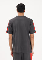 ADIDAS PERFORMANCE T-shirt a manica corta Audi Revolut F1® Team DNA grigia e rossa da uomo KE6096 . ADIDAS PERFORMANCE 