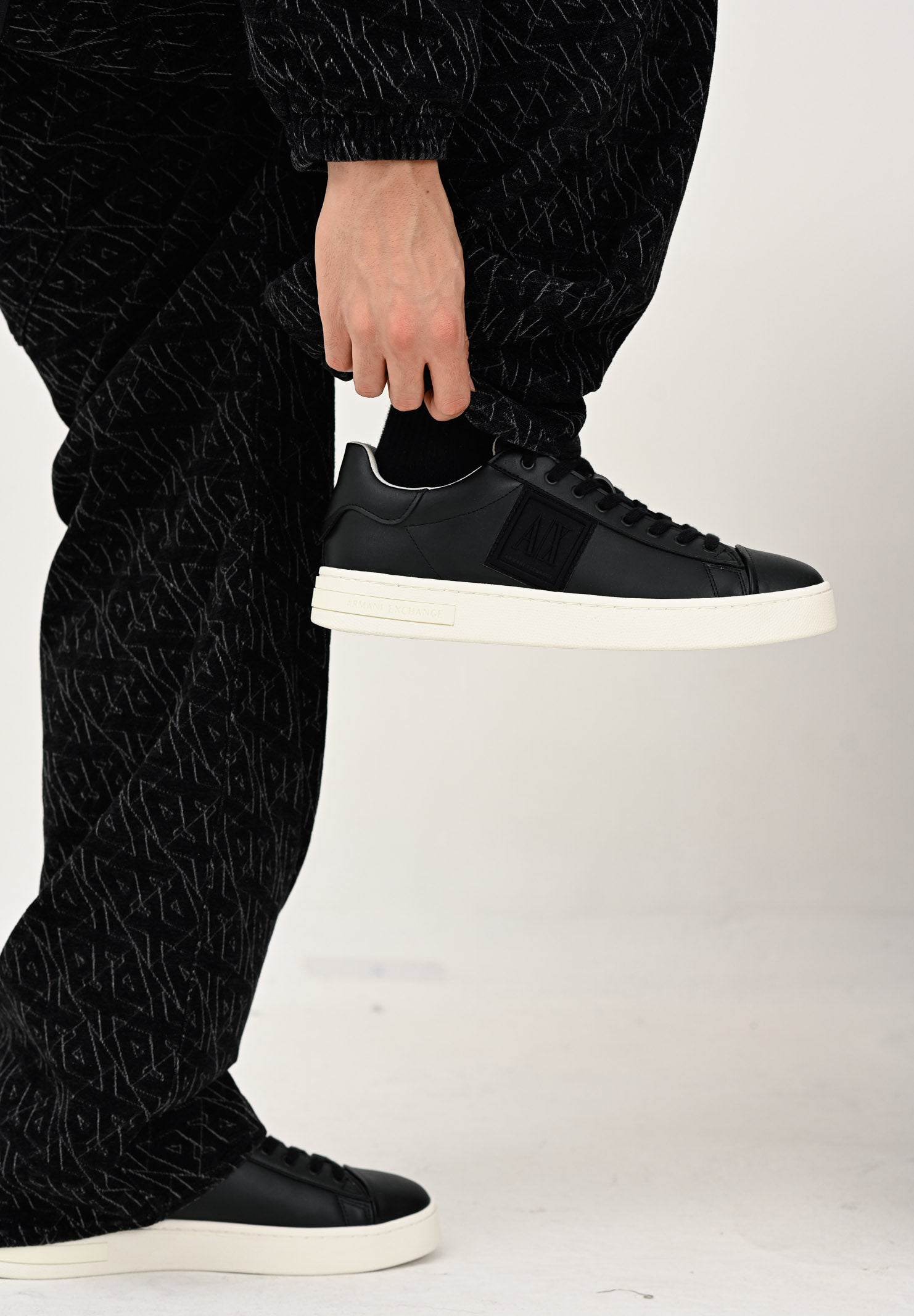 ARMANI EXCHANGE Sneakers nere da uomo con logo XM001990AF17451 UC001 ARMANI EXCHANGE 