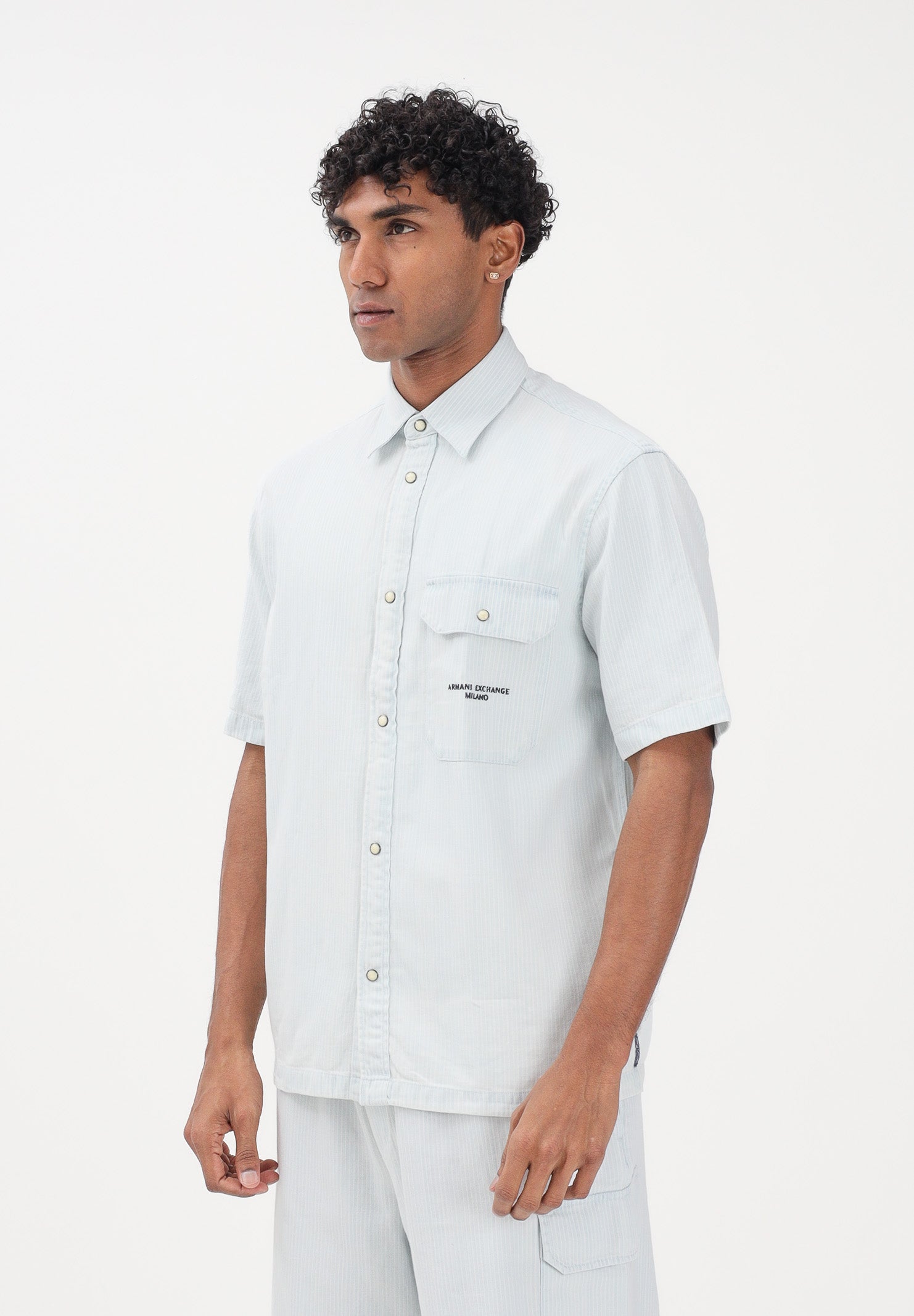 ARMANI EXCHANGE Camicia a manica corta celeste e bianca da uomo con motivo a righe XM002266AF22638 FB380 ARMANI EXCHANGE 