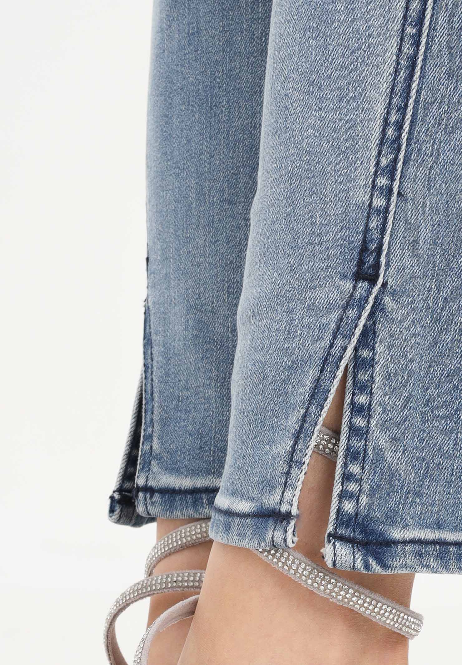ARMANI EXCHENGE Jeans in denim medio da donna con spacchetto sul fondo XW000125AF21355 MB001 ARMANI EXCHANGE 