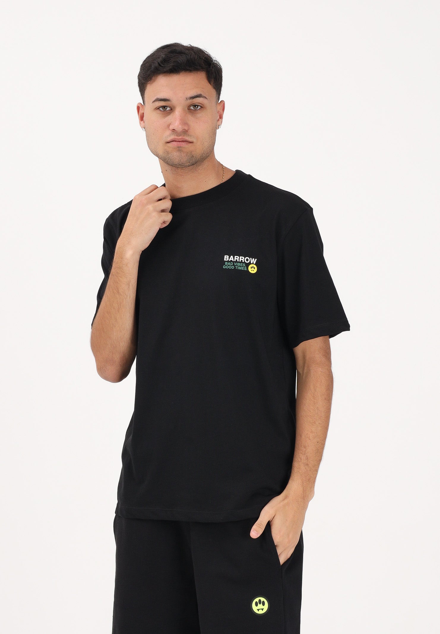 BARROW T-shirt a manica corta nera per uomo e donna con maxi stampa sul retro S6BWUATH086 110 BARROW 