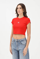 CALVIN KLEIN JEANS T-shirt a manica corta rossa da donna LV047AB802VMT . CALVIN KLEIN JEANS 