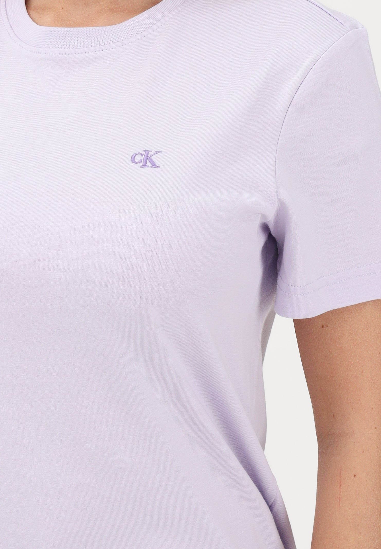 CALVIN KLEIN JEANS T-shirt a manica corta lilla da donna con logo LV047B224G 3OQ CALVIN KLEIN JEANS 